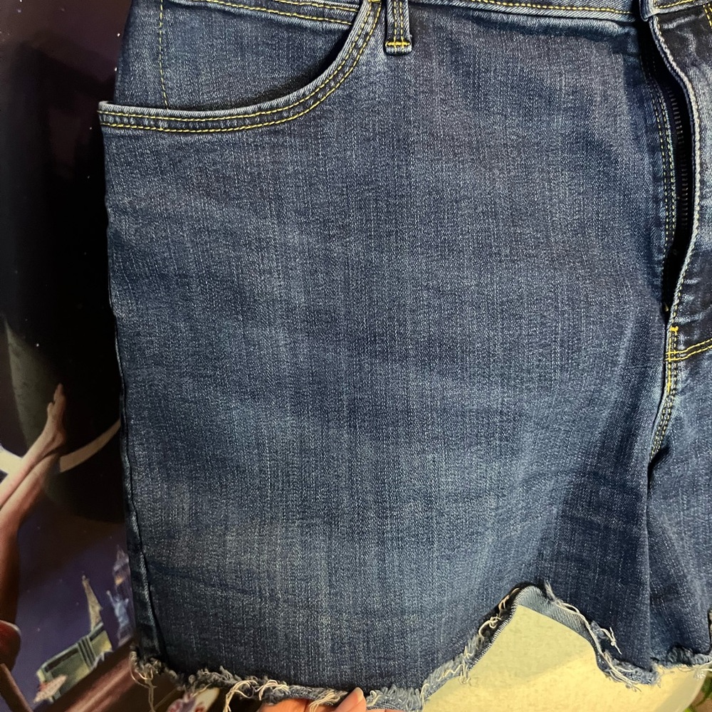 Like new Wrangler Stylish Blue Denim Jeans - Picture 2 of 9